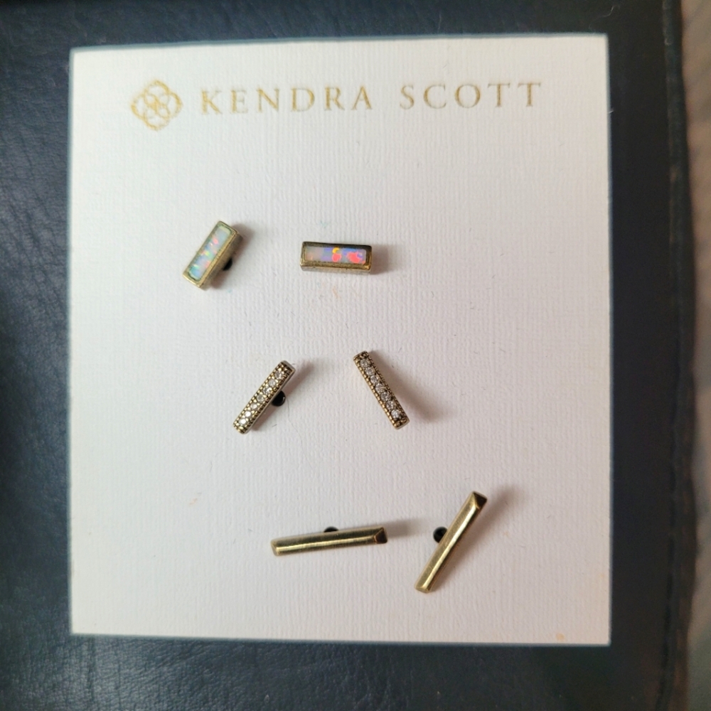 Kendra Scott earrings set